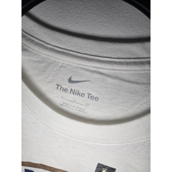 Nike Men's Golden State Warriors '22 Champs Tshirt Small NWOT - Picture 3 of 6